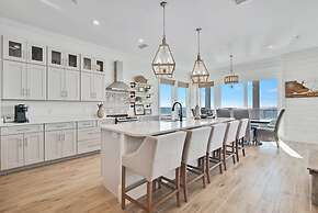 Lil Tip Sea 8 BR Private Pool Elevator Beach