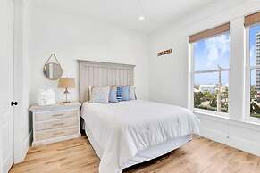 Lil Tip Sea 8 BR Private Pool Elevator Beach