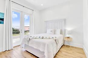 Lil Tip Sea 8 BR Private Pool Elevator Beach