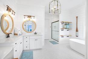 Lil Tip Sea 8 BR Private Pool Elevator Beach