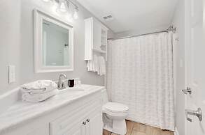 Admirals Quarters 802 Amenities Galore Spacious