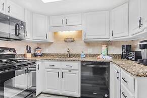 Phoenix I 1047 Gulf-front 2 2 A Amenities