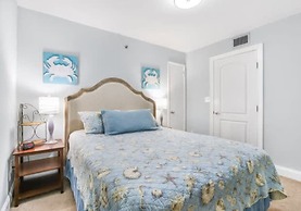 Phoenix I 1112 11th Floor Splash pad Beachfront