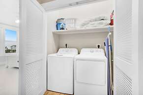 Life s Porpoise A Steps From Beach Pool