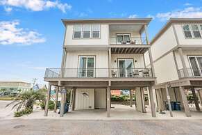 Life s Porpoise A Steps From Beach Pool