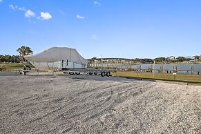 Wind Drift 106s Beach and Boat-lovers Paradise