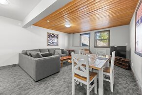 Apex Mountain Lodge