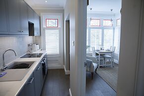 The Grove Apartment With Free on Street Parking