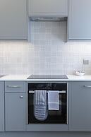 The Grove Apartment With Free on Street Parking