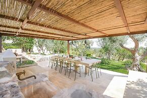 TD Trulli Amabilia Design Luxury Trulli w Pool