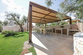 TD Trulli Amabilia Design Luxury Trulli w Pool