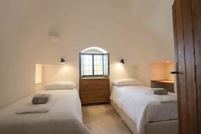 TD Trulli Amabilia Design Luxury Trulli w Pool