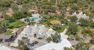 TD Trulli Amabilia Design Luxury Trulli w Pool