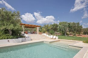 TD Trulli Amabilia Design Luxury Trulli w Pool