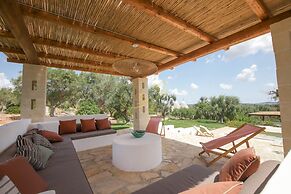 TD Trulli Amabilia Design Luxury Trulli w Pool