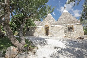 TD Trulli Amabilia Design Luxury Trulli w Pool