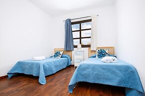 Villa - Sleeps 6 - Pool - Pets Ok - Parking
