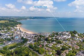 16 Captains Walk - Close to Village and Beach