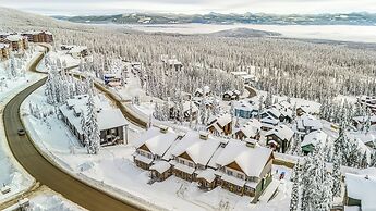 Vista at Big White Amazing Location View