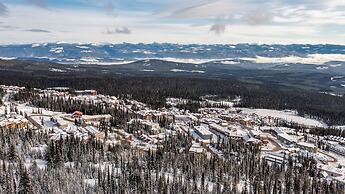 Vista at Big White Amazing Location View
