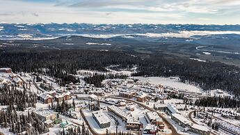 Vista at Big White Amazing Location View