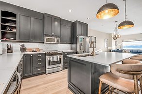 Vista at Big White Amazing Location View