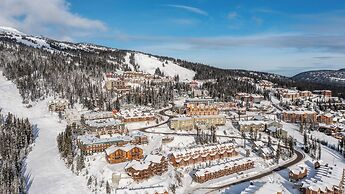 Vista at Big White Amazing Location View