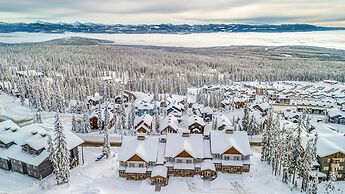 Vista at Big White Amazing Location View