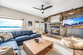 Vista at Big White Amazing Location View