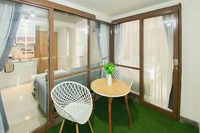 Homey And Nice 1Br At Gateway Park Lrt City Bekasi Apartment