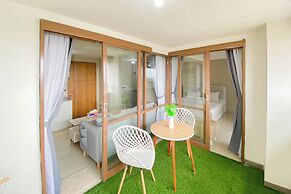 Homey And Nice 1Br At Gateway Park Lrt City Bekasi Apartment