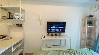 Cozy Living Studio Apartment At Tokyo Riverside Pik 2