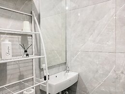 Cozy And Good Studio Sayana Bekasi Apartment