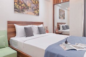 Comfy And Homey Studio At Sky View Apartment