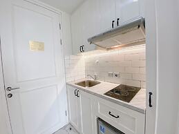 Luxurious Studio At Art Deco Apartment