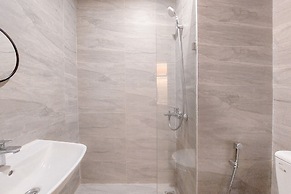 Cozy And Well Furnished Studio Collins Boulevard Apartment