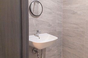 Cozy And Well Furnished Studio Collins Boulevard Apartment