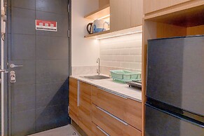 Cozy And Well Furnished Studio Collins Boulevard Apartment