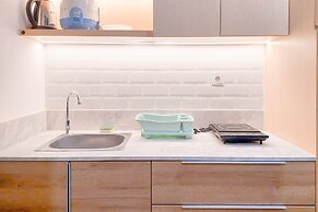 Cozy And Well Furnished Studio Collins Boulevard Apartment