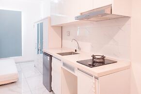 Good And Homey Studio At Sky House Alam Sutera Apartment