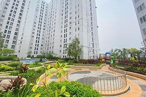 Homey And Well Furnished Studio At Bassura City Apartment