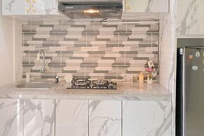 Homey And Well Furnished Studio At Bassura City Apartment