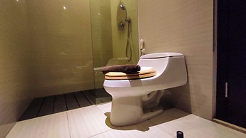 Apartment 3Br With River View In City Center At Sumatra36 Surabaya