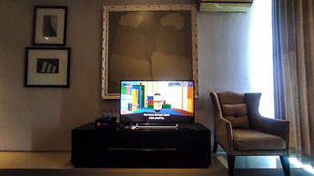 Apartment 3Br With River View In City Center At Sumatra36 Surabaya