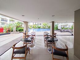 Homey 3Br With Pool View At Gateway Pasteur Apartment