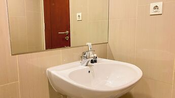 Spacious And Homey 2Br Apartment With Private Lift At The Kencana Resi