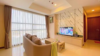Spacious And Homey 2Br Apartment With Private Lift At The Kencana Resi