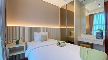 Spacious And Homey 2Br Apartment With Private Lift At The Kencana Resi