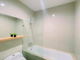 Comfort And Nice 2Br Apartment At Casa Grande Residence