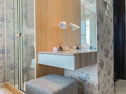 Good Deal And Scenic Studio At Menteng Park Apartment